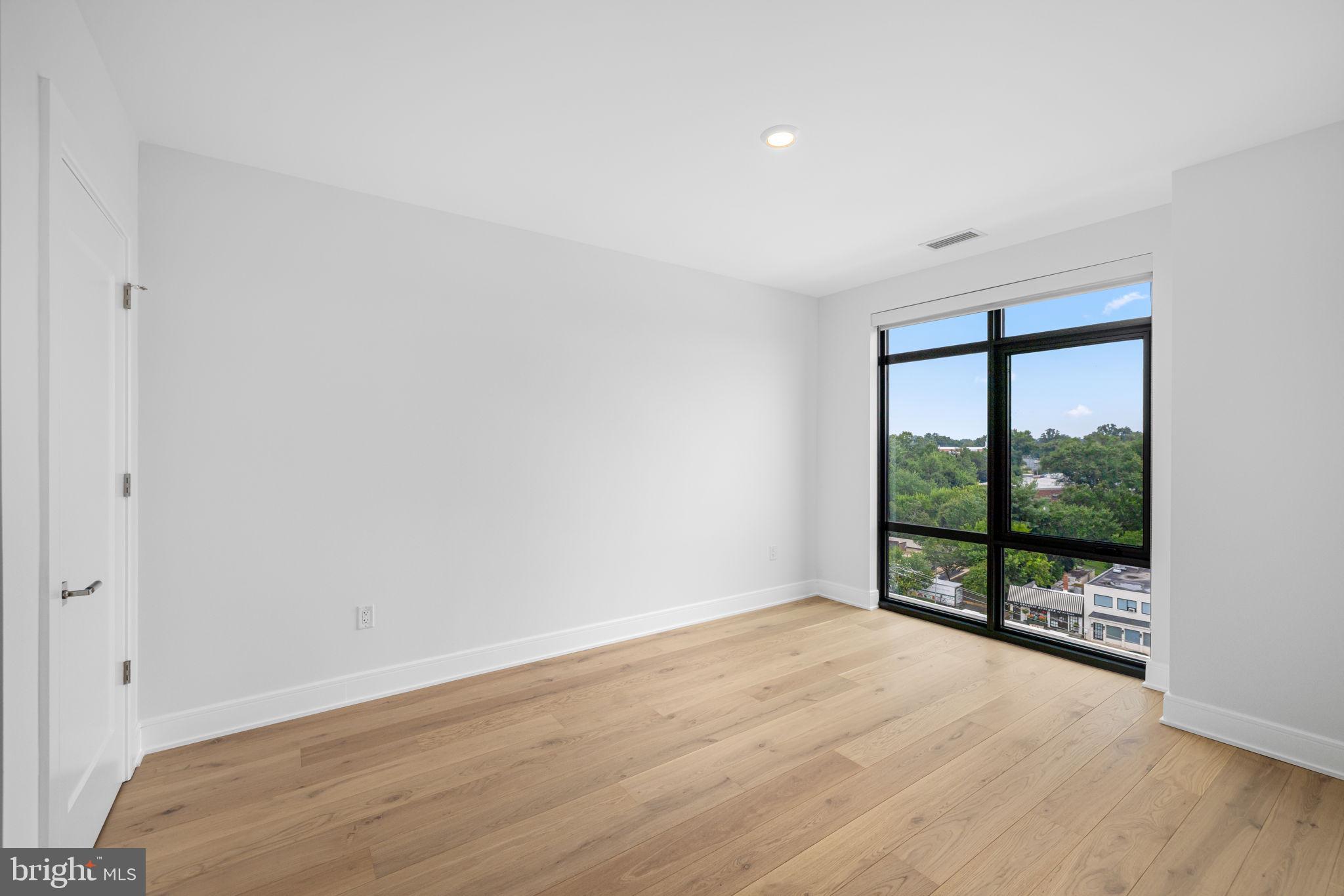 6718 LOWELL AVENUE 801