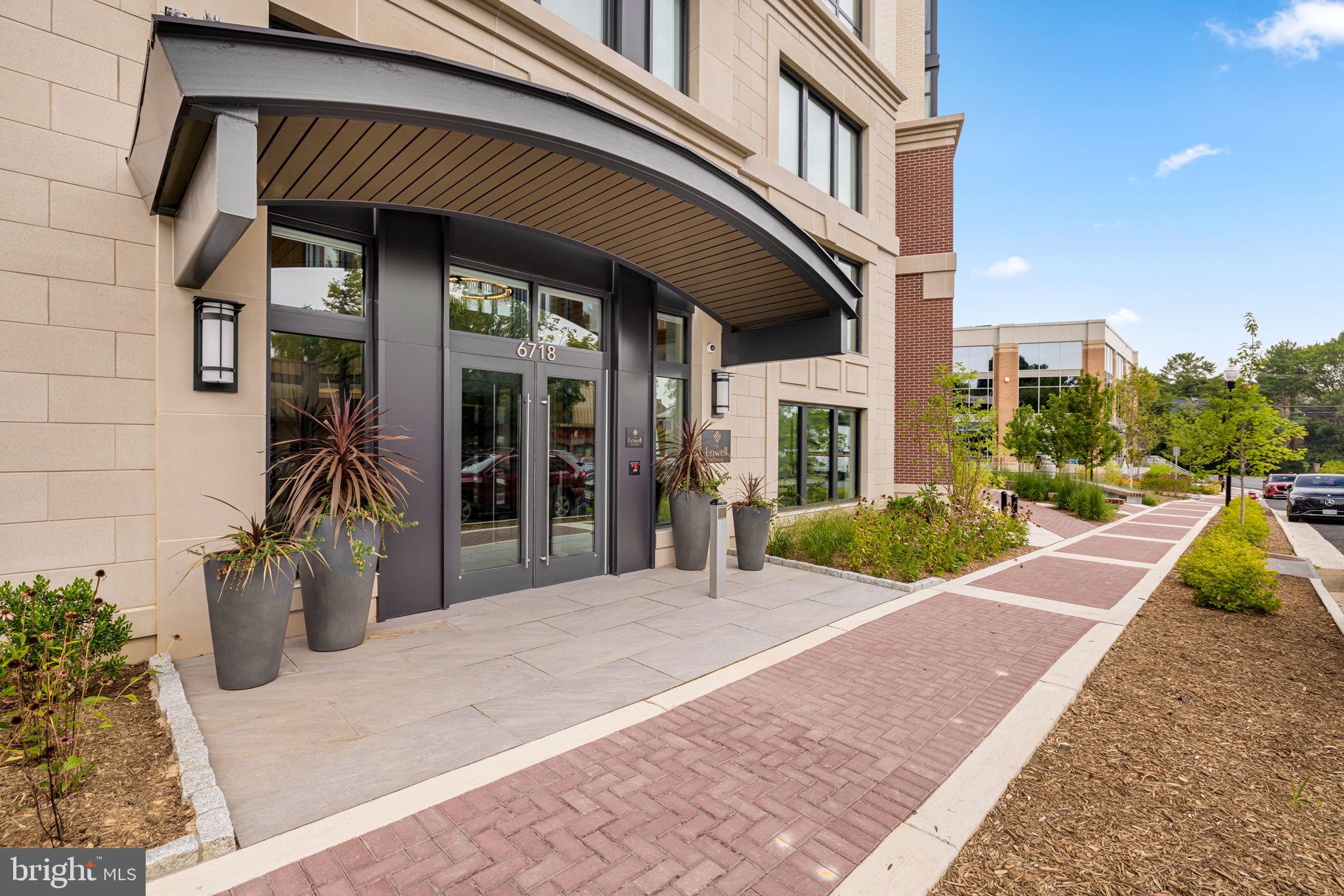 6718 LOWELL AVENUE 801