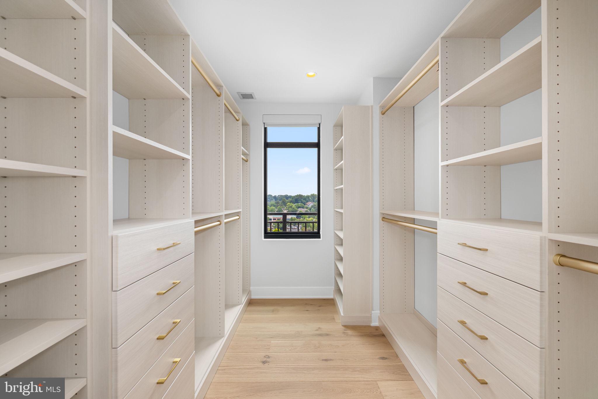 6718 LOWELL AVENUE 801