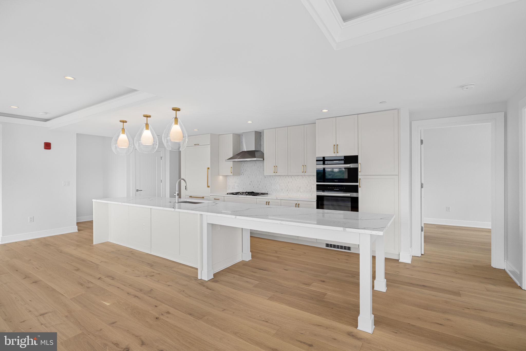 6718 LOWELL AVENUE 801