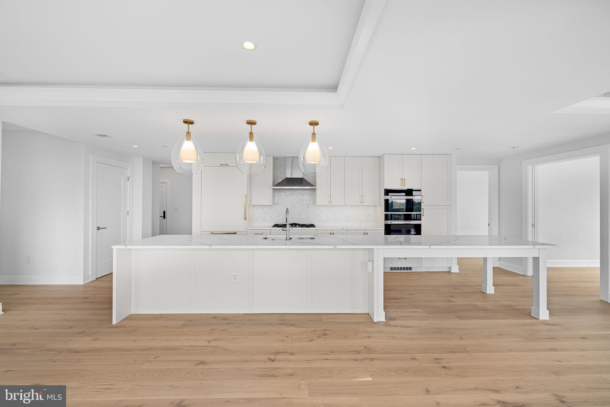 6718 LOWELL AVENUE 801