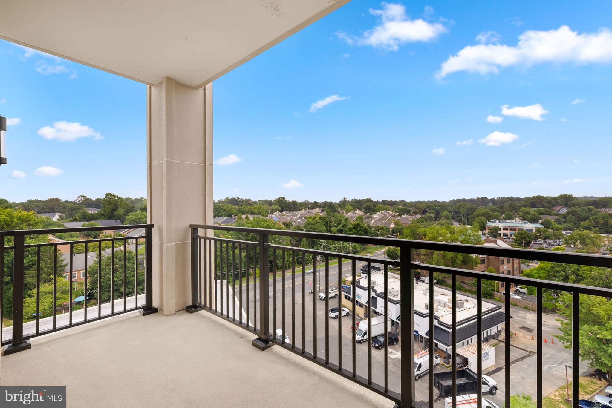 6718 LOWELL AVENUE 801