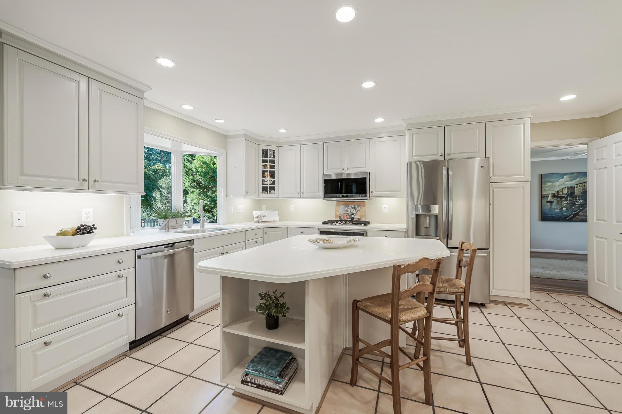 806 HICKORY VALE LANE