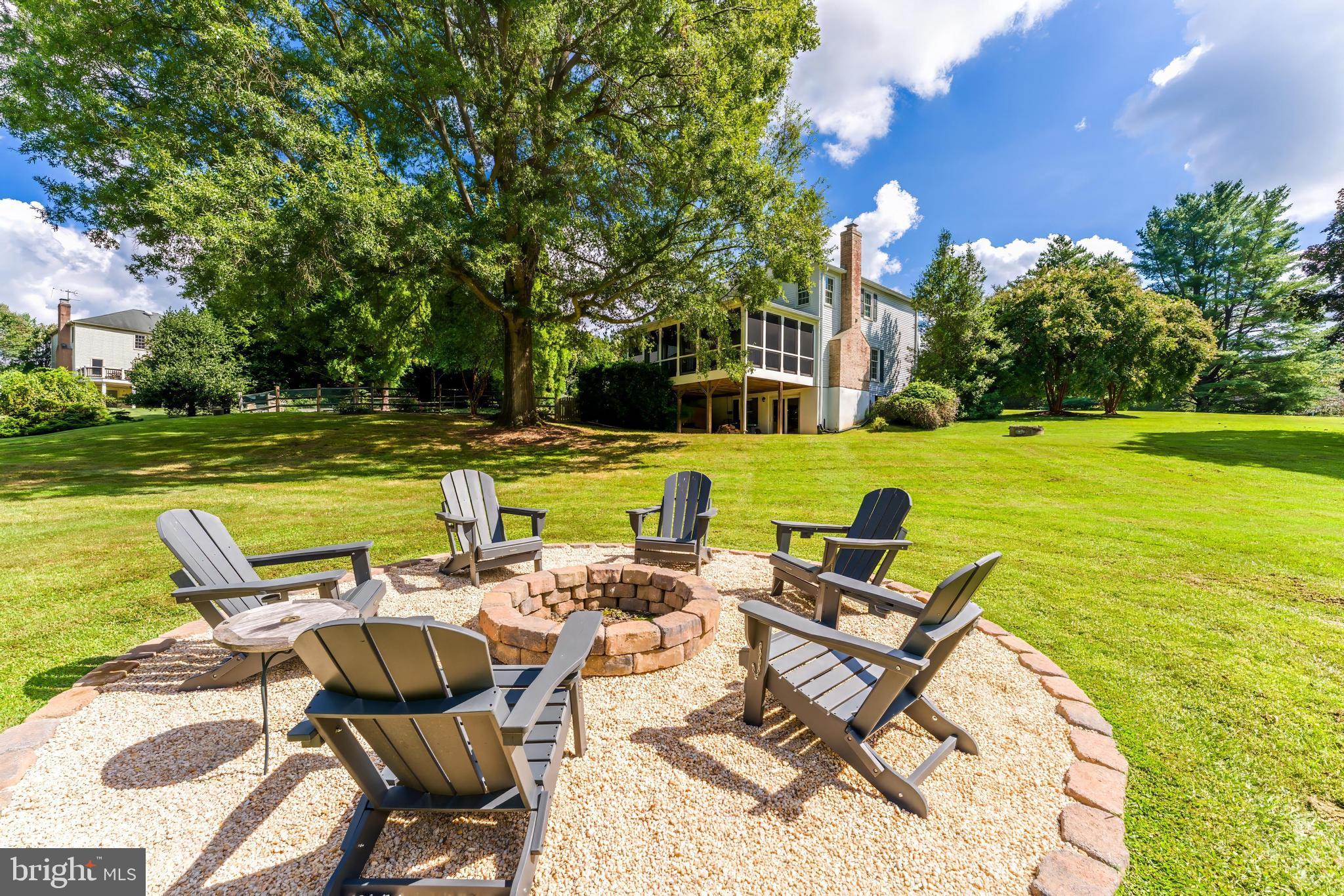 806 HICKORY VALE LANE