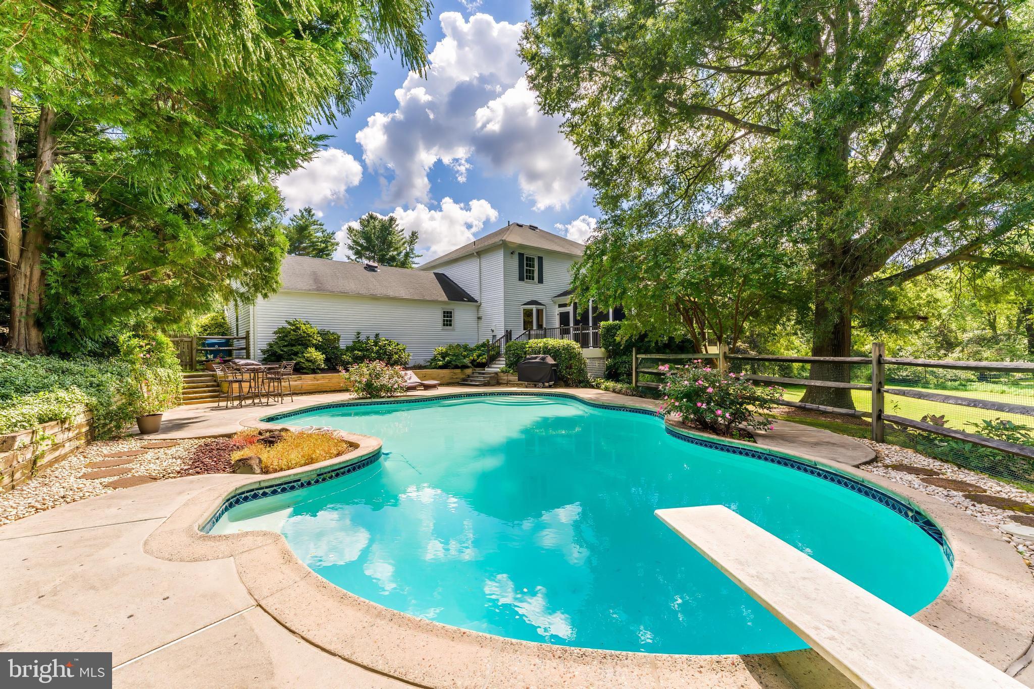 806 HICKORY VALE LANE