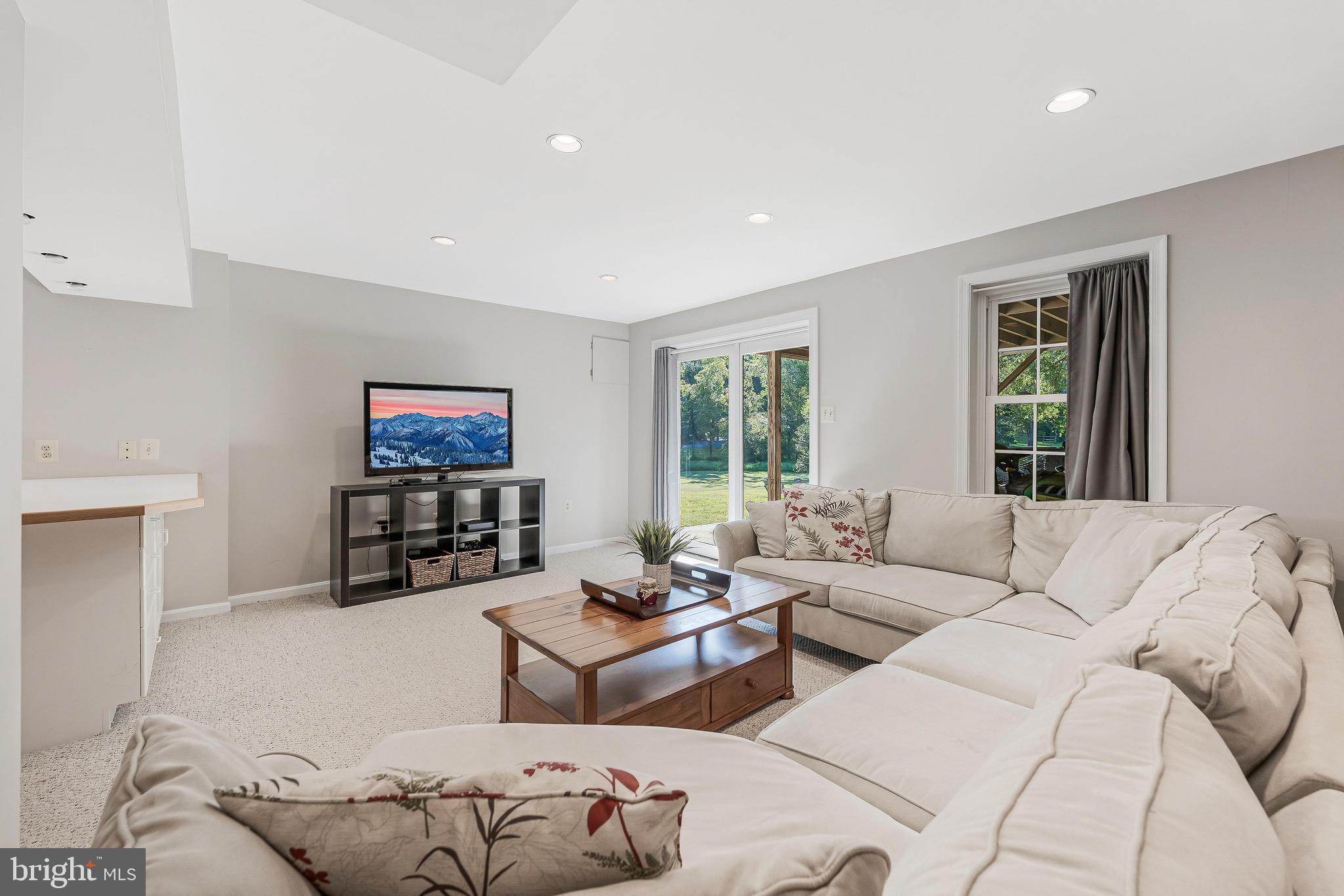 806 HICKORY VALE LANE