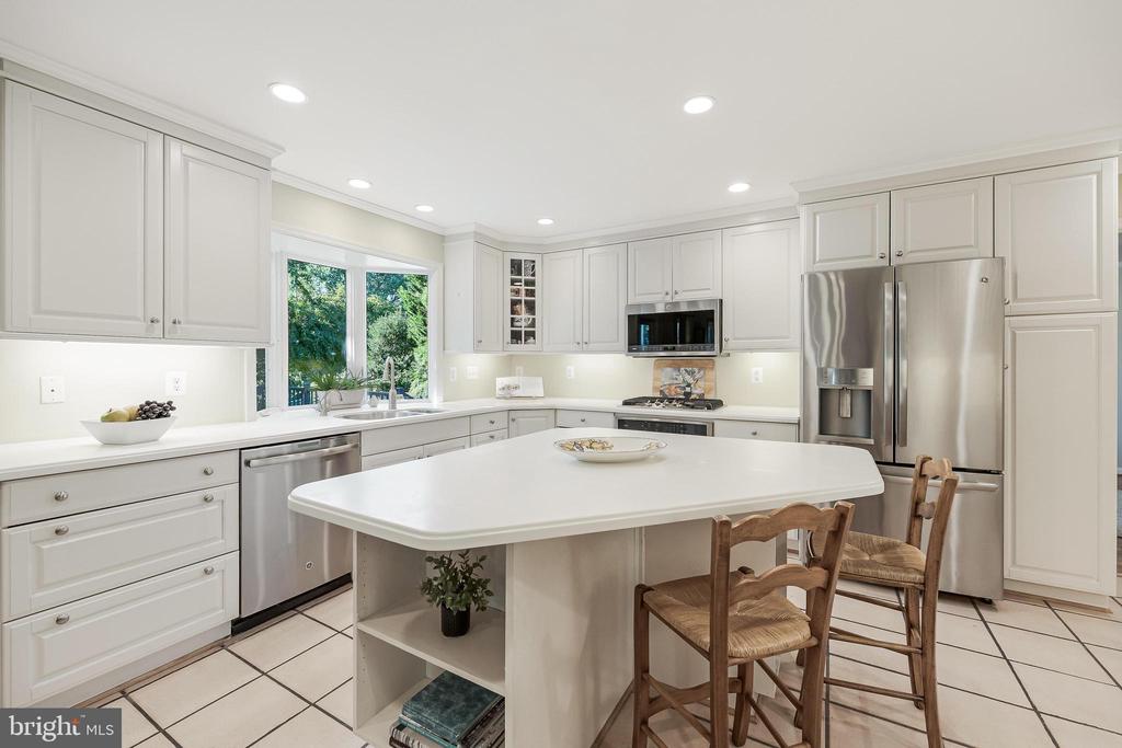 806 HICKORY VALE LANE