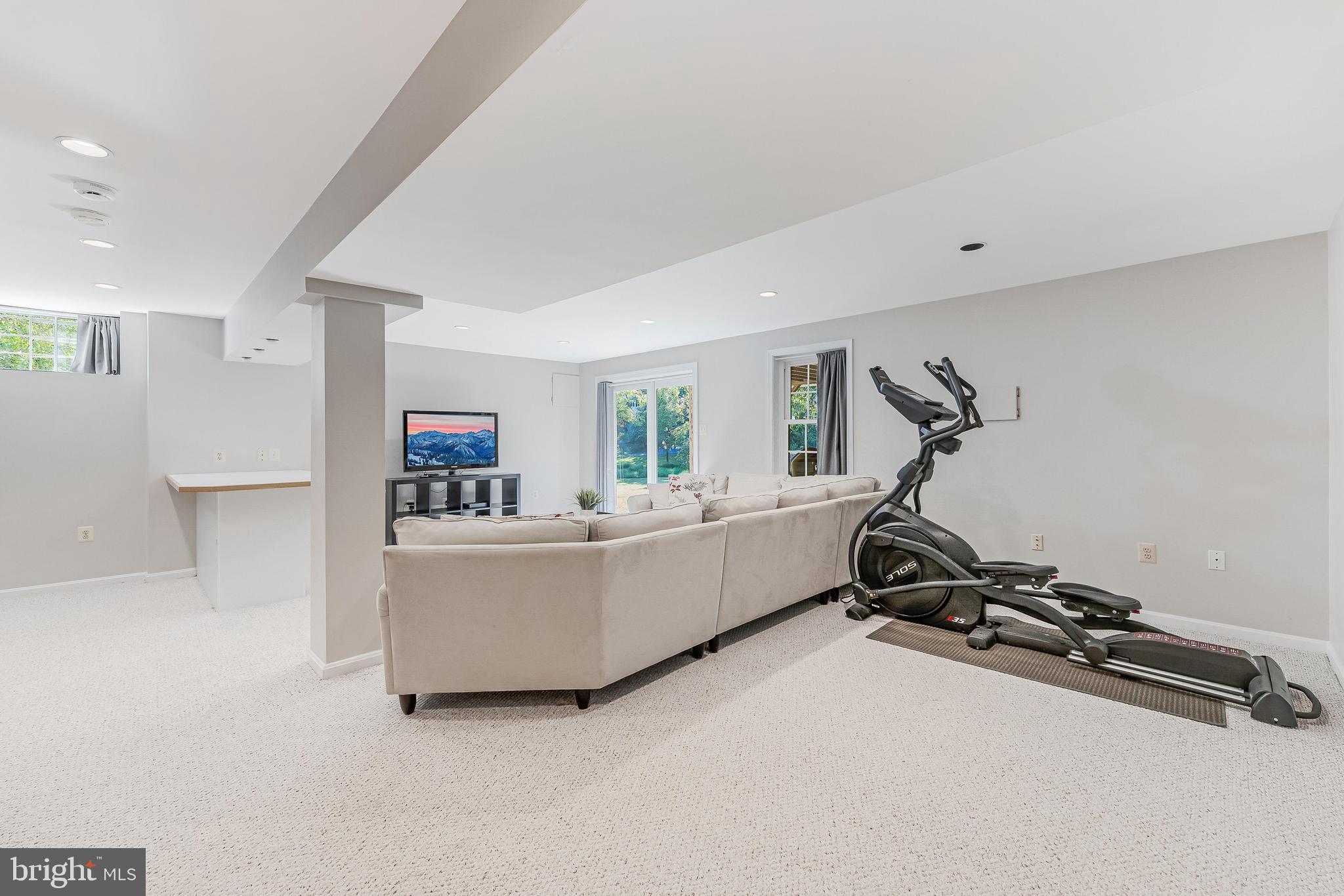 806 HICKORY VALE LANE