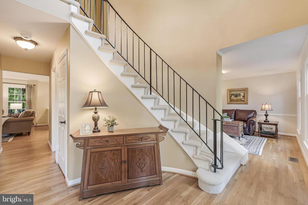806 HICKORY VALE LANE