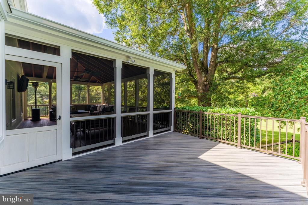 806 HICKORY VALE LANE