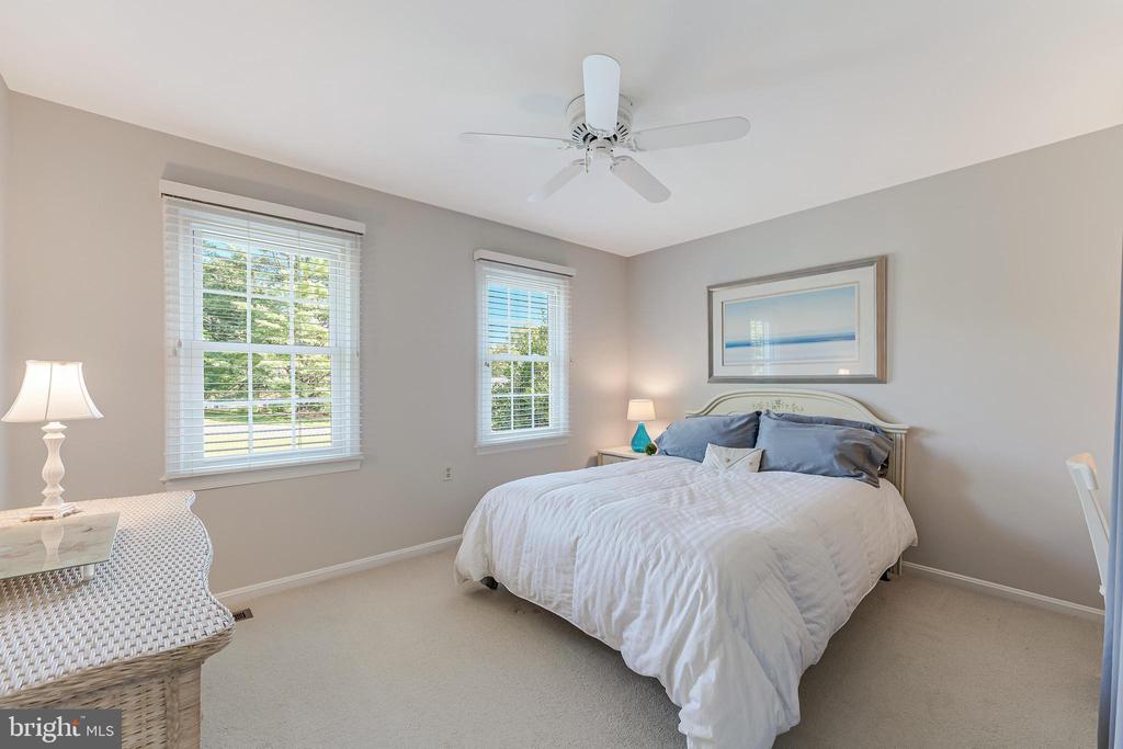 806 HICKORY VALE LANE