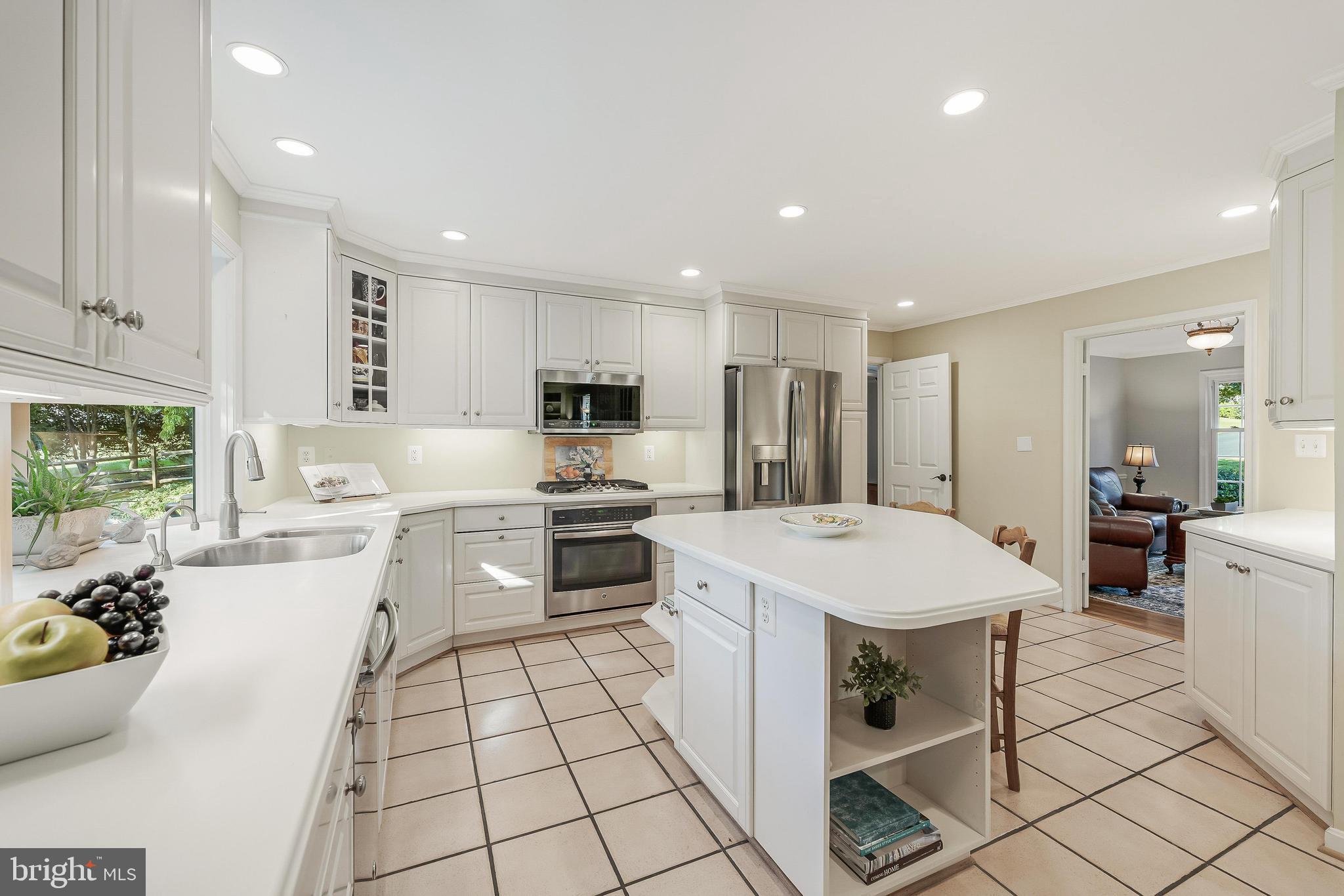 806 HICKORY VALE LANE