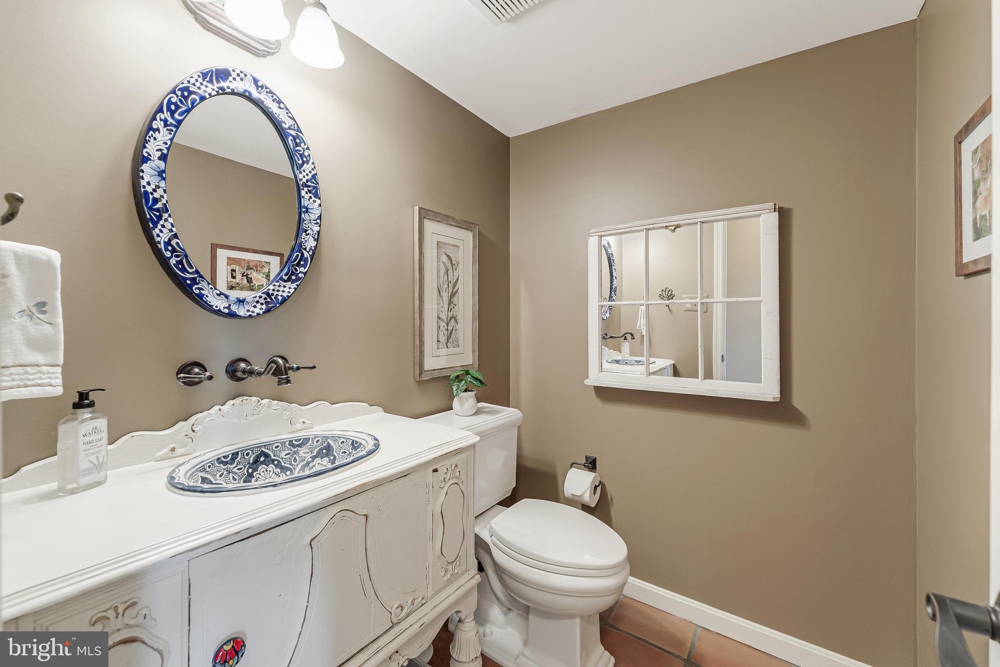 806 HICKORY VALE LANE