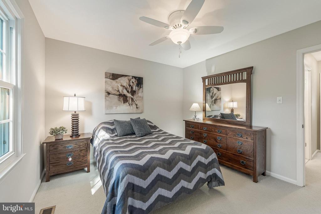 806 HICKORY VALE LANE