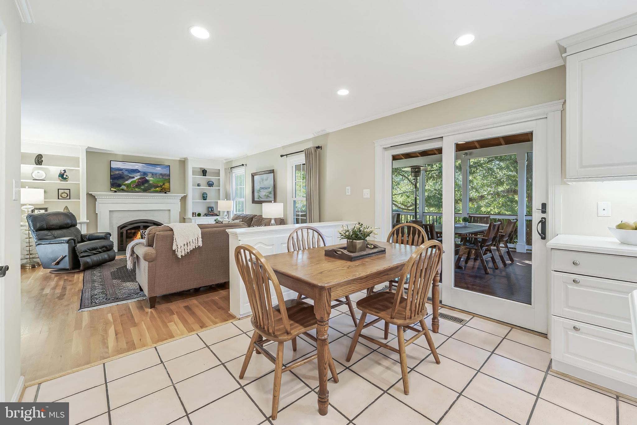 806 HICKORY VALE LANE