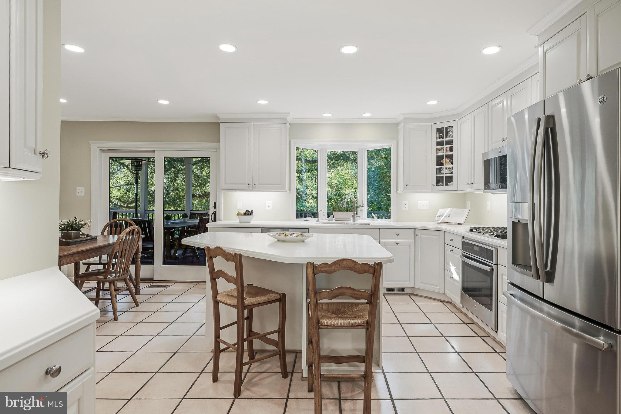 806 HICKORY VALE LANE