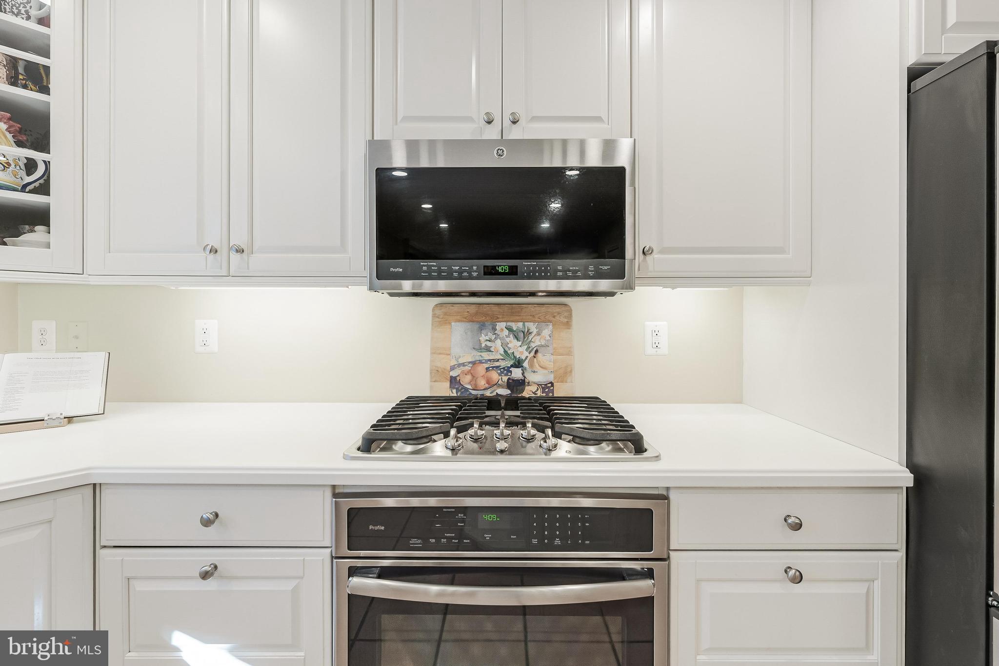 806 HICKORY VALE LANE