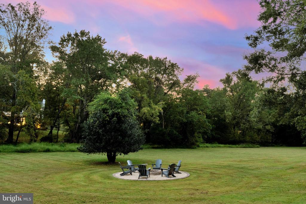 806 HICKORY VALE LANE