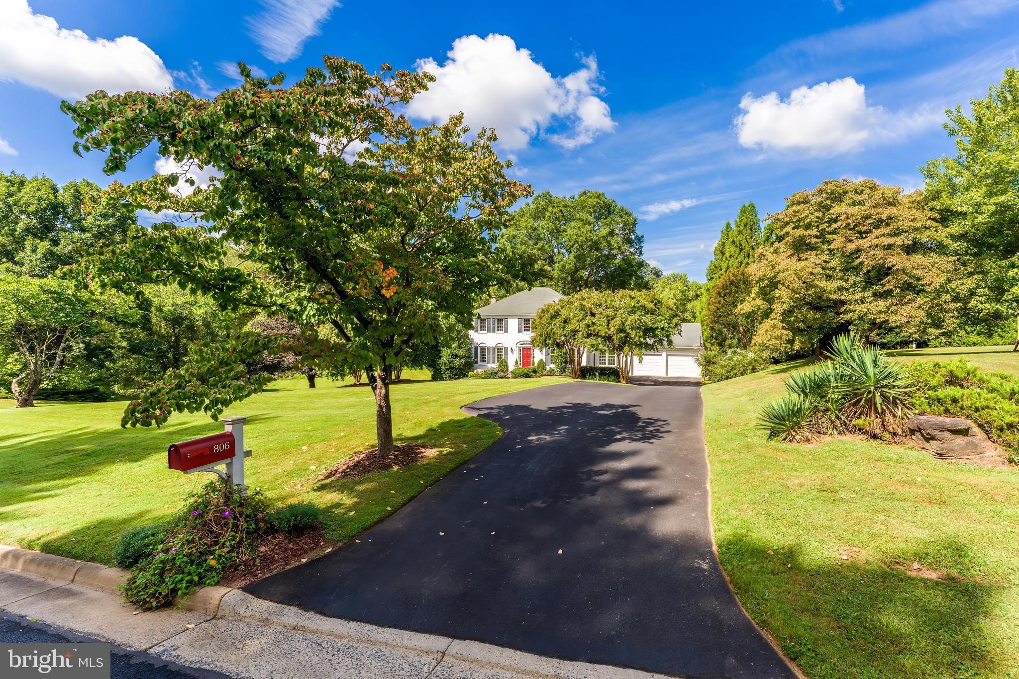 806 HICKORY VALE LANE