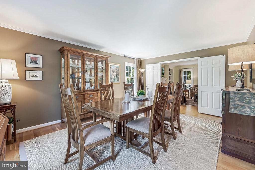 806 HICKORY VALE LANE