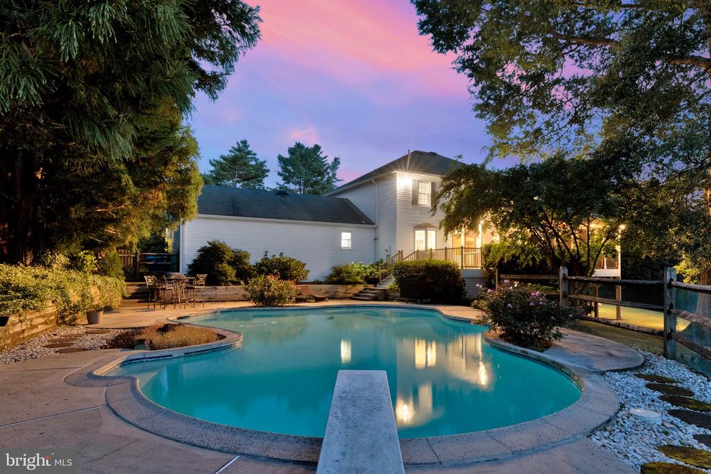 806 HICKORY VALE LANE