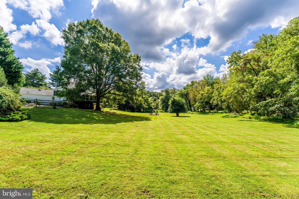 806 HICKORY VALE LANE