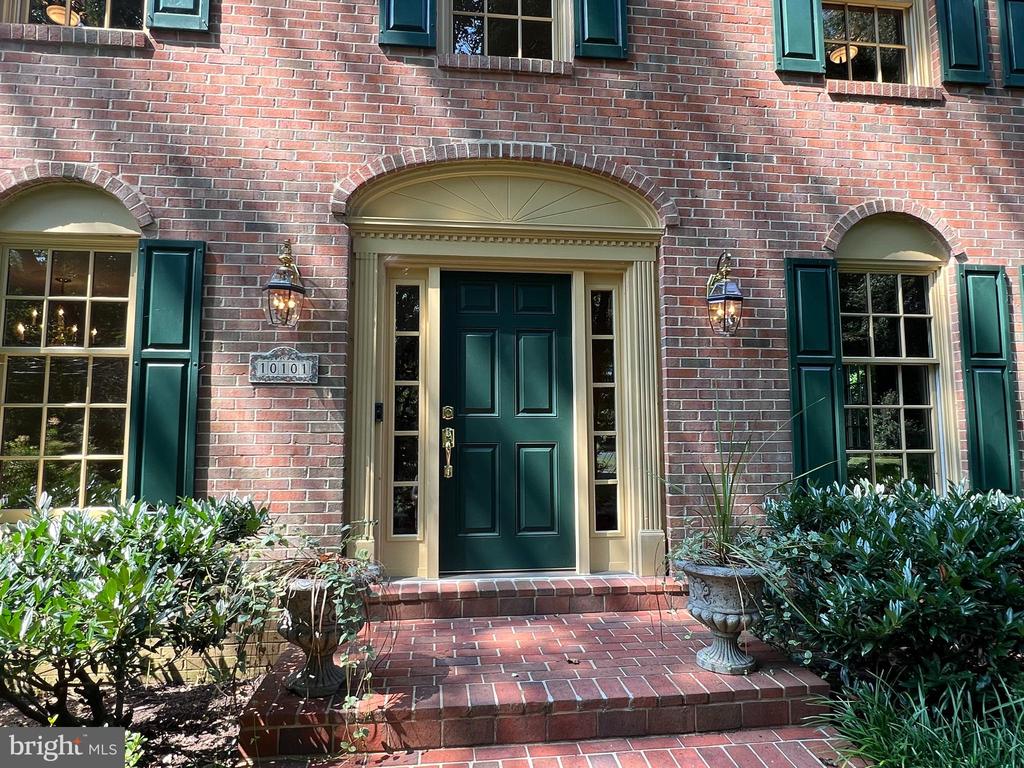 10101 ALSACE COURT