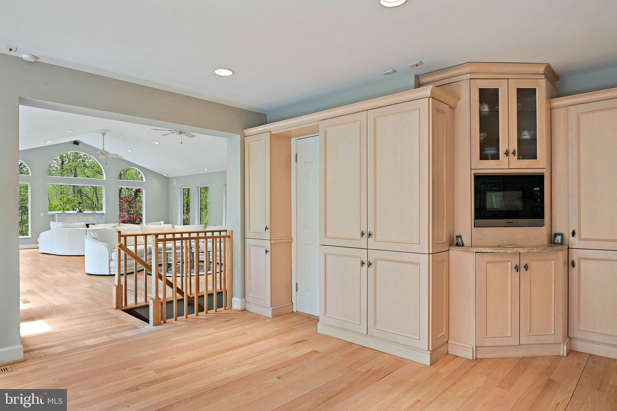 951 CAPTAIN HICKORY DRIVE