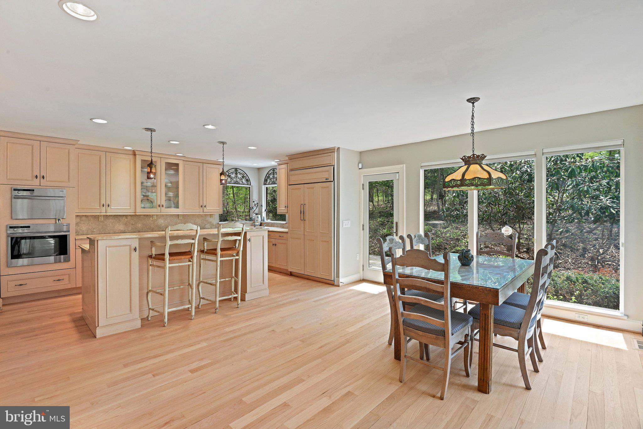 951 CAPTAIN HICKORY DRIVE