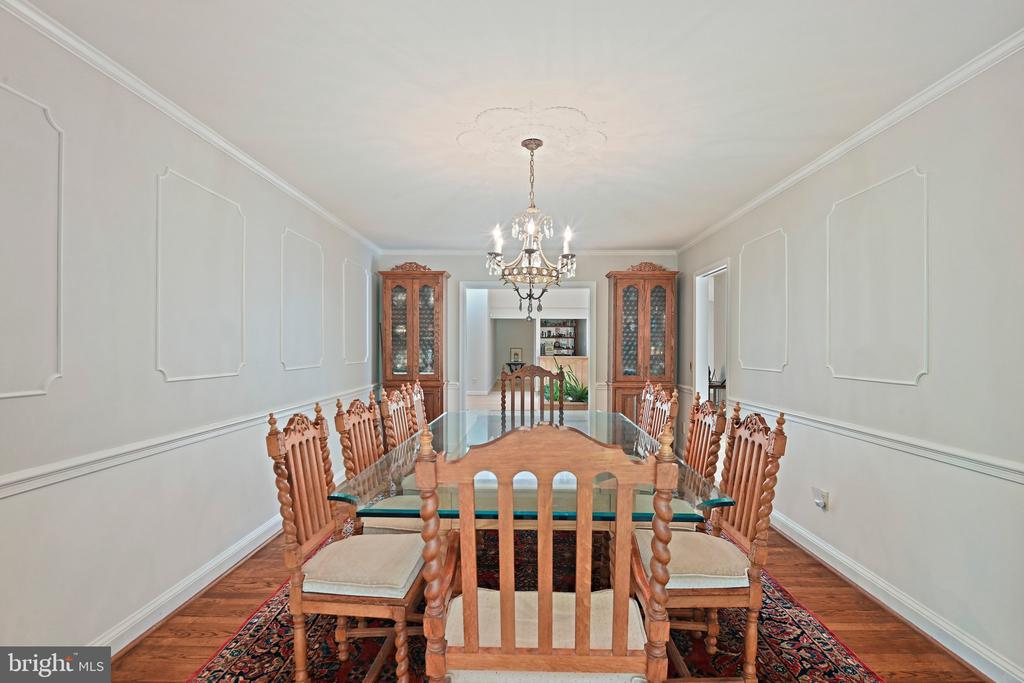 951 CAPTAIN HICKORY DRIVE
