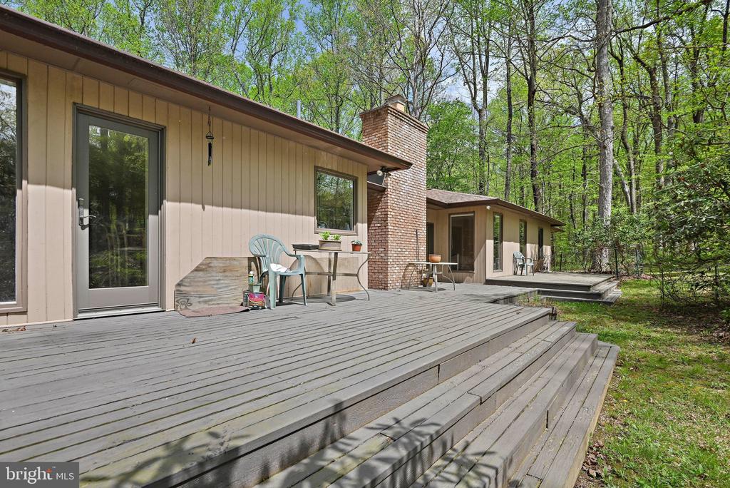 951 CAPTAIN HICKORY DRIVE