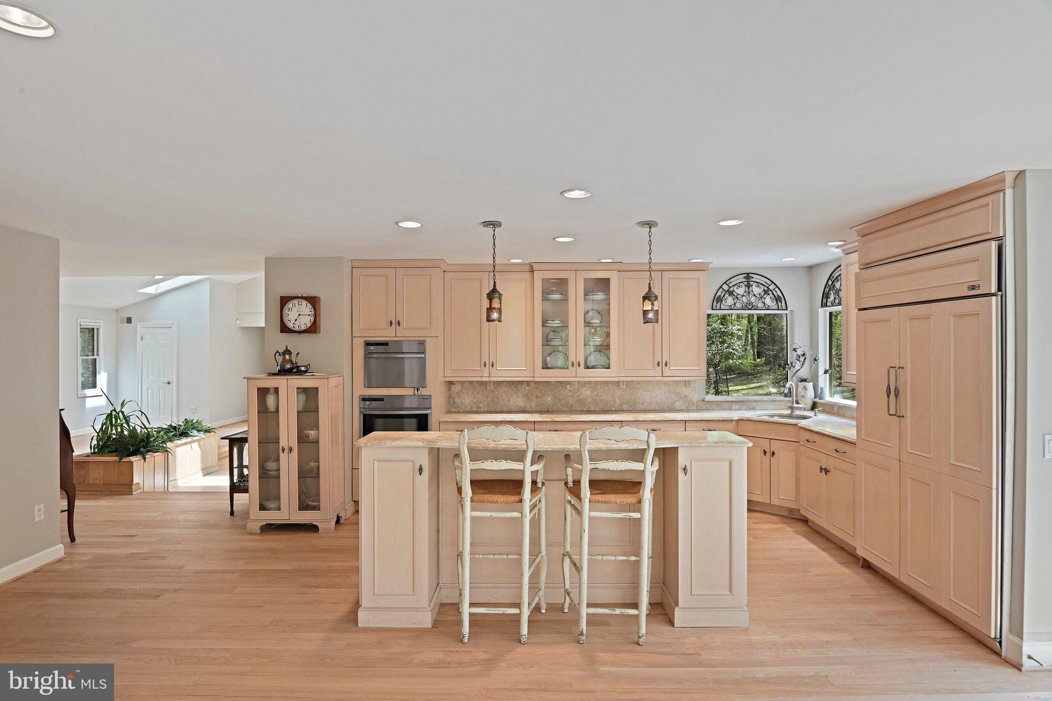 951 CAPTAIN HICKORY DRIVE