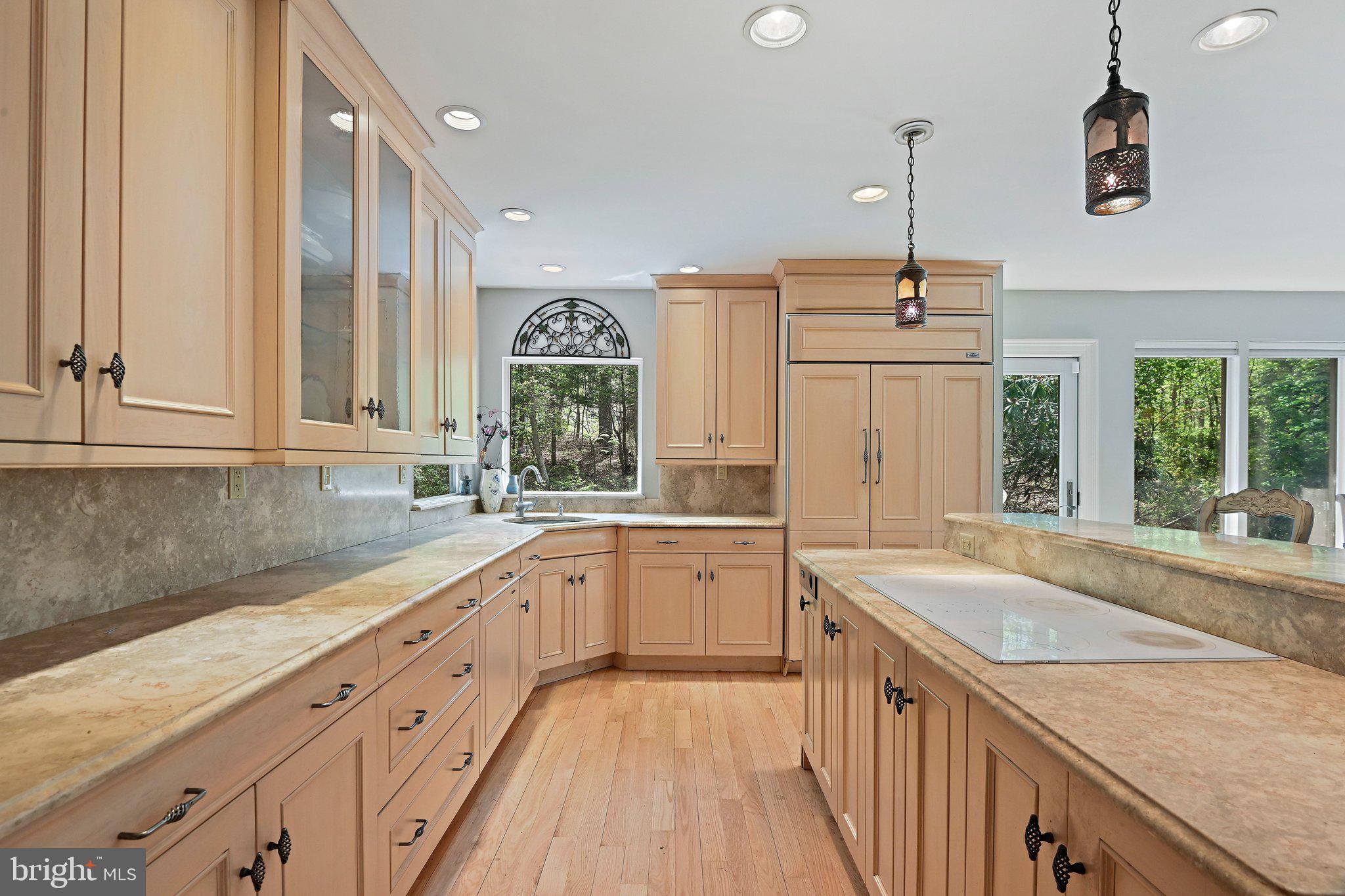 951 CAPTAIN HICKORY DRIVE