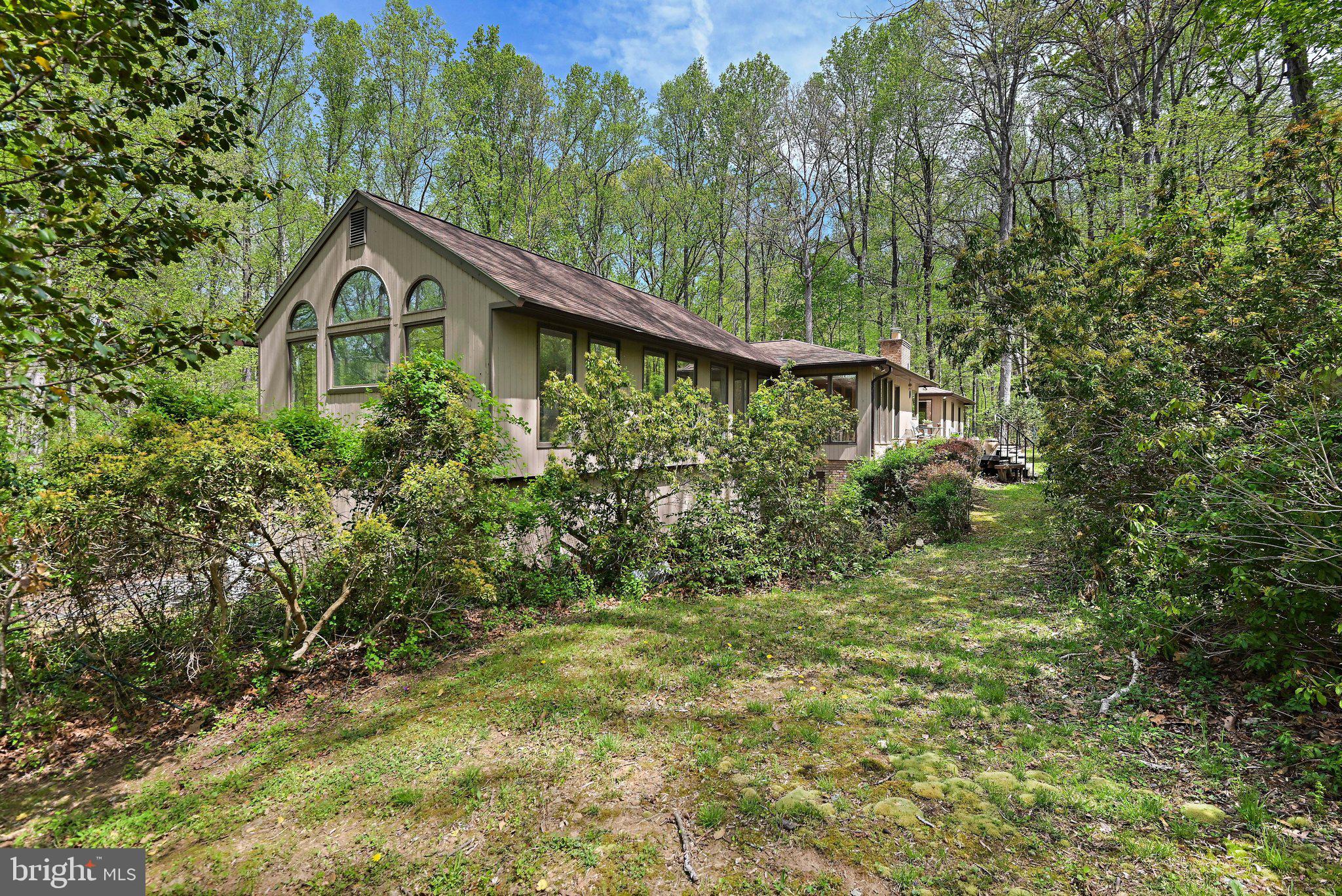 951 CAPTAIN HICKORY DRIVE