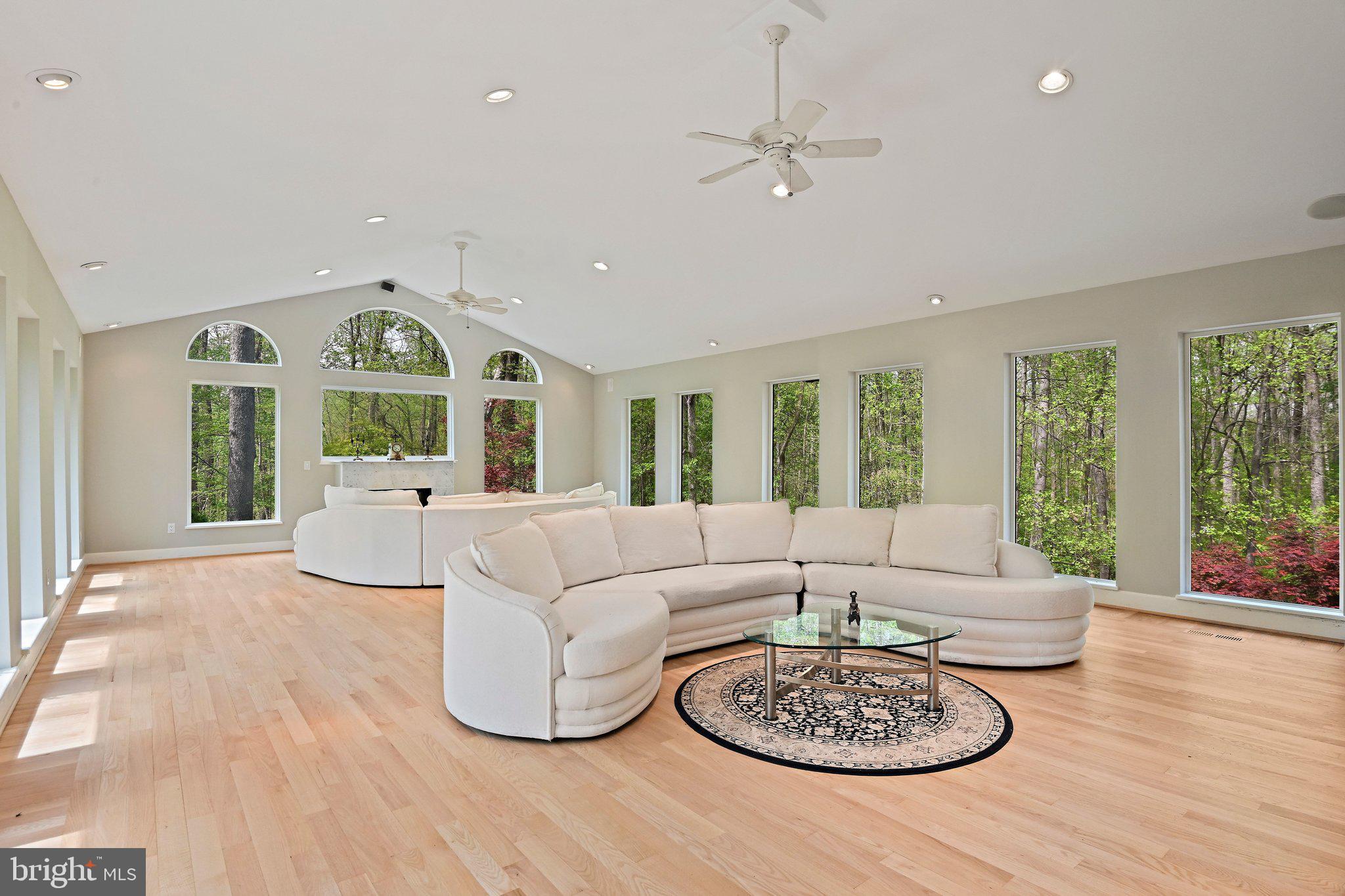 951 CAPTAIN HICKORY DRIVE