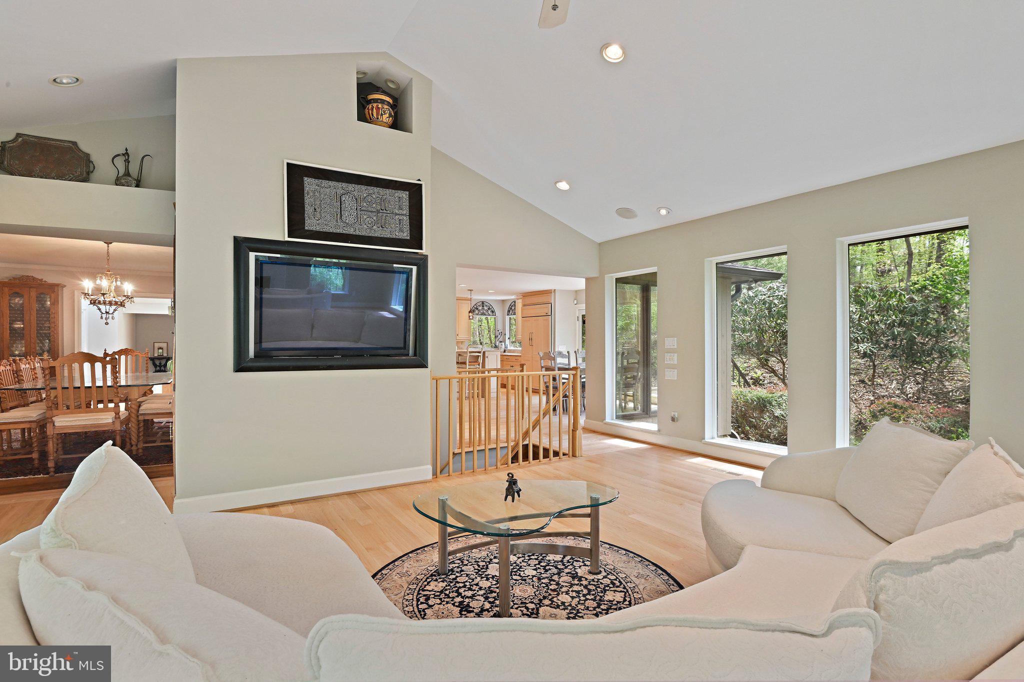 951 CAPTAIN HICKORY DRIVE