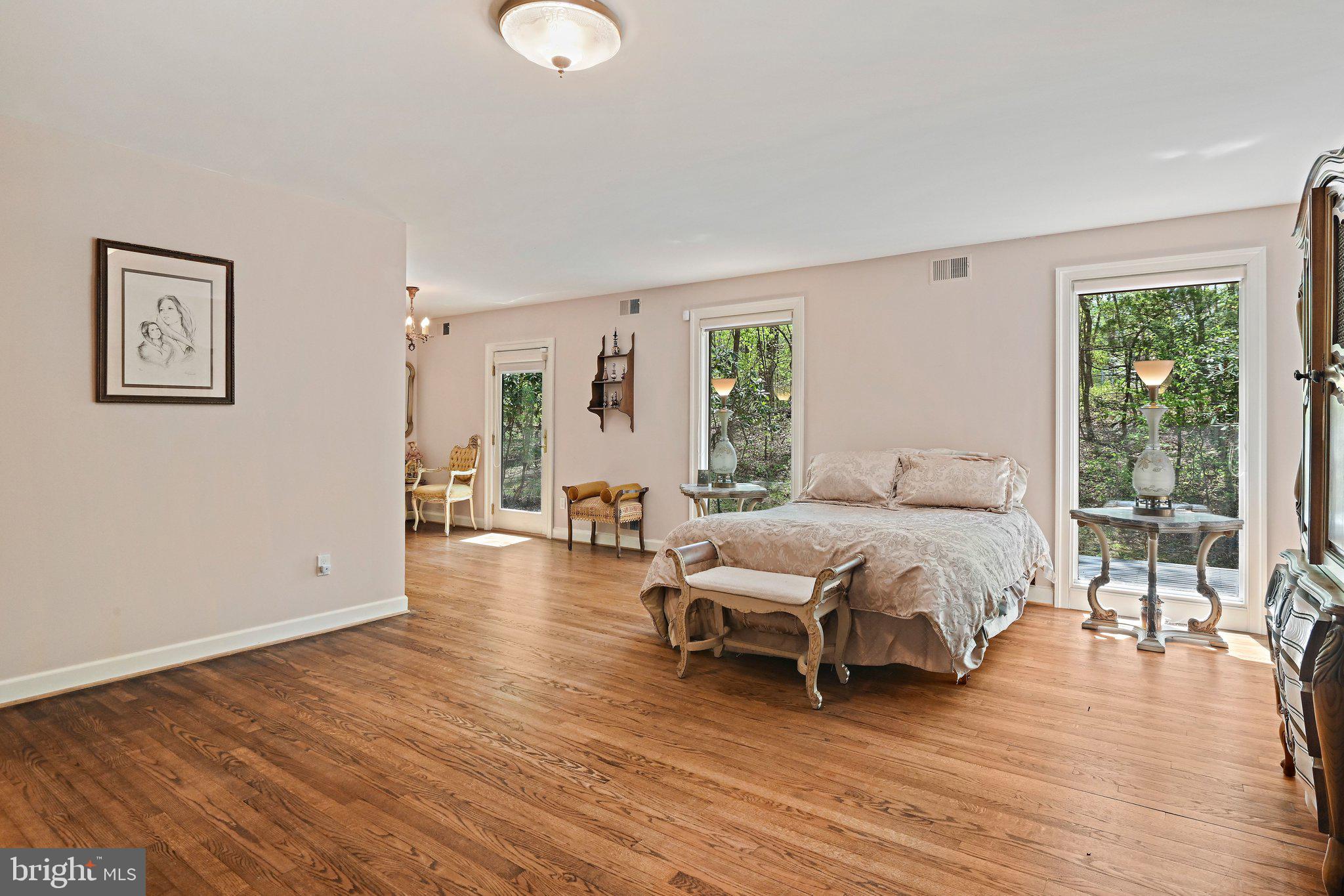 951 CAPTAIN HICKORY DRIVE