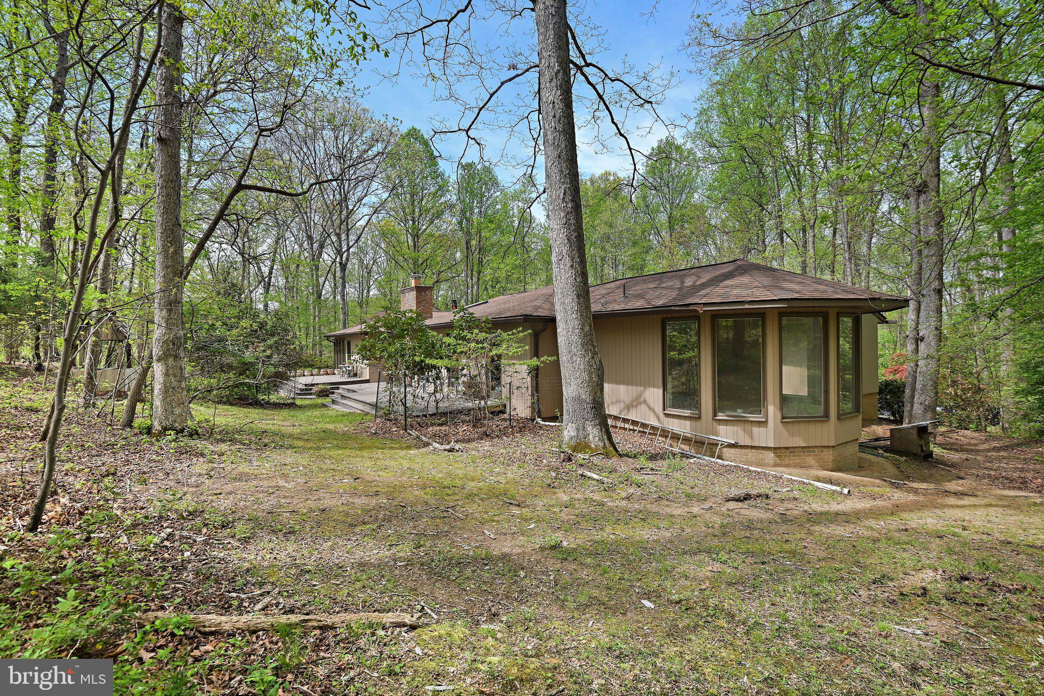 951 CAPTAIN HICKORY DRIVE