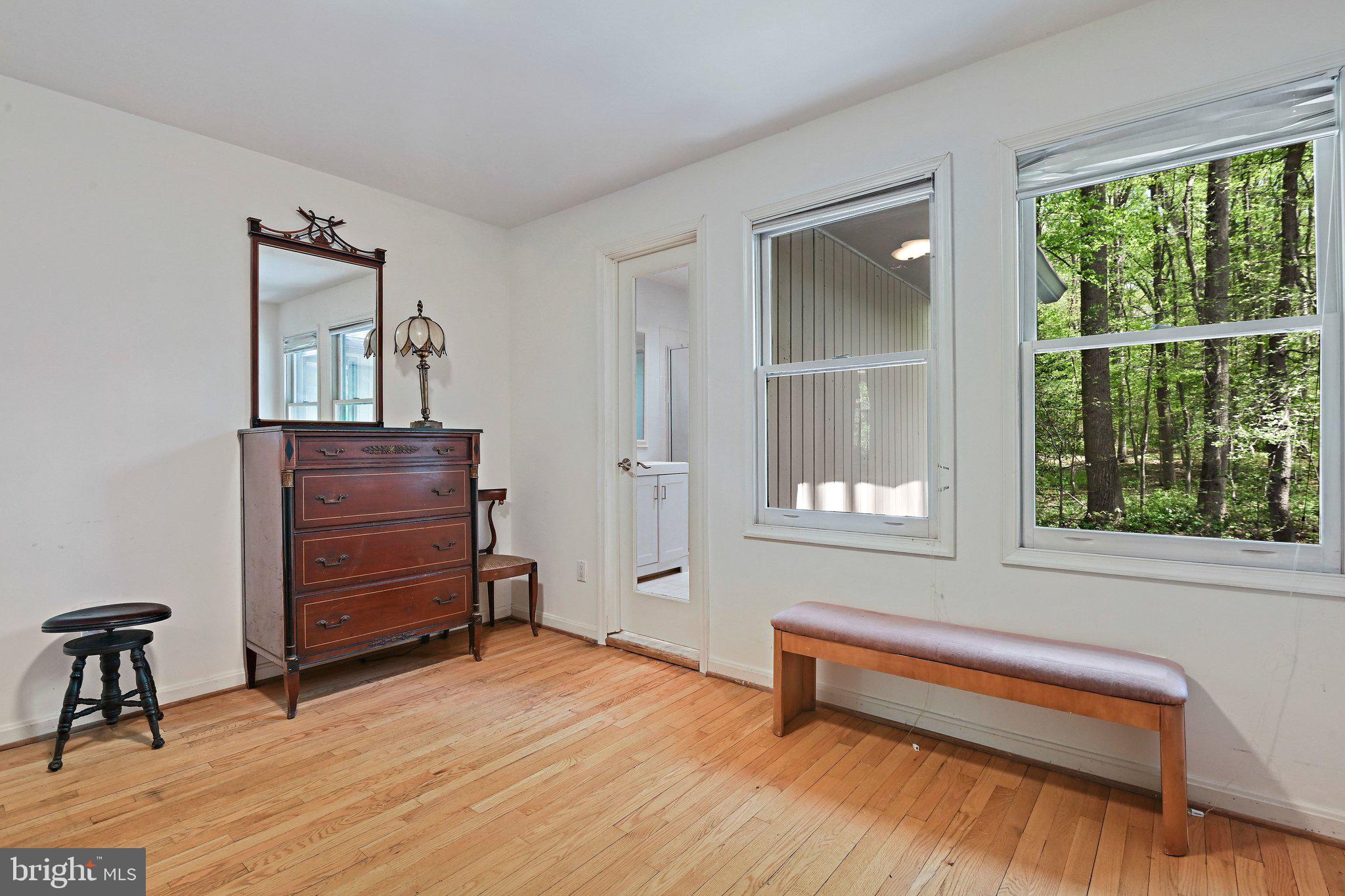 951 CAPTAIN HICKORY DRIVE