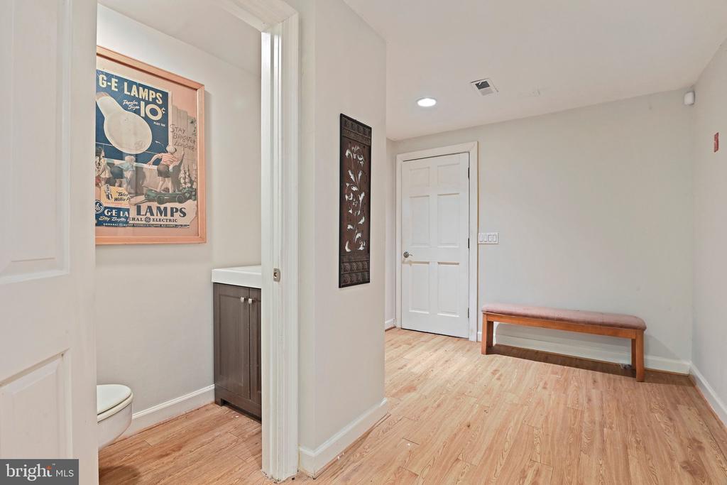951 CAPTAIN HICKORY DRIVE