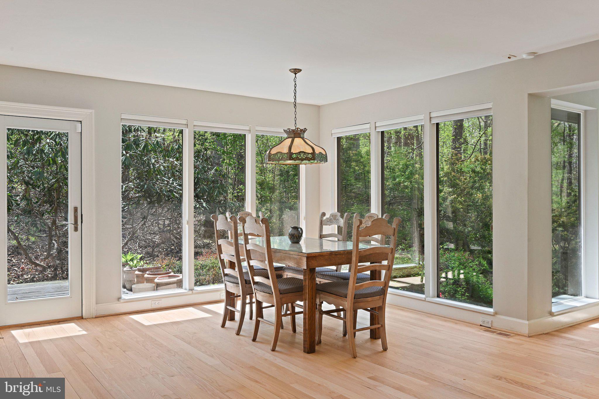 951 CAPTAIN HICKORY DRIVE