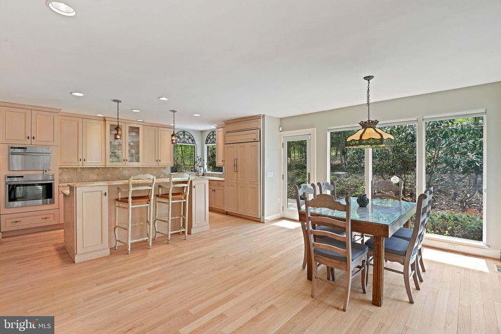 951 CAPTAIN HICKORY DRIVE