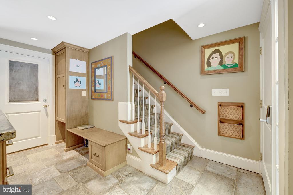 801 OLDE GEORGETOWN COURT
