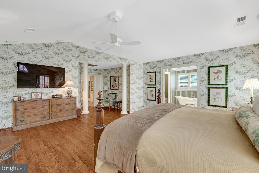 801 OLDE GEORGETOWN COURT
