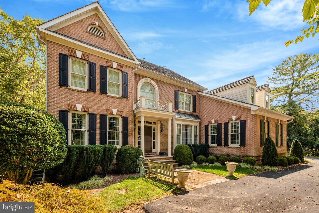 801 OLDE GEORGETOWN COURT