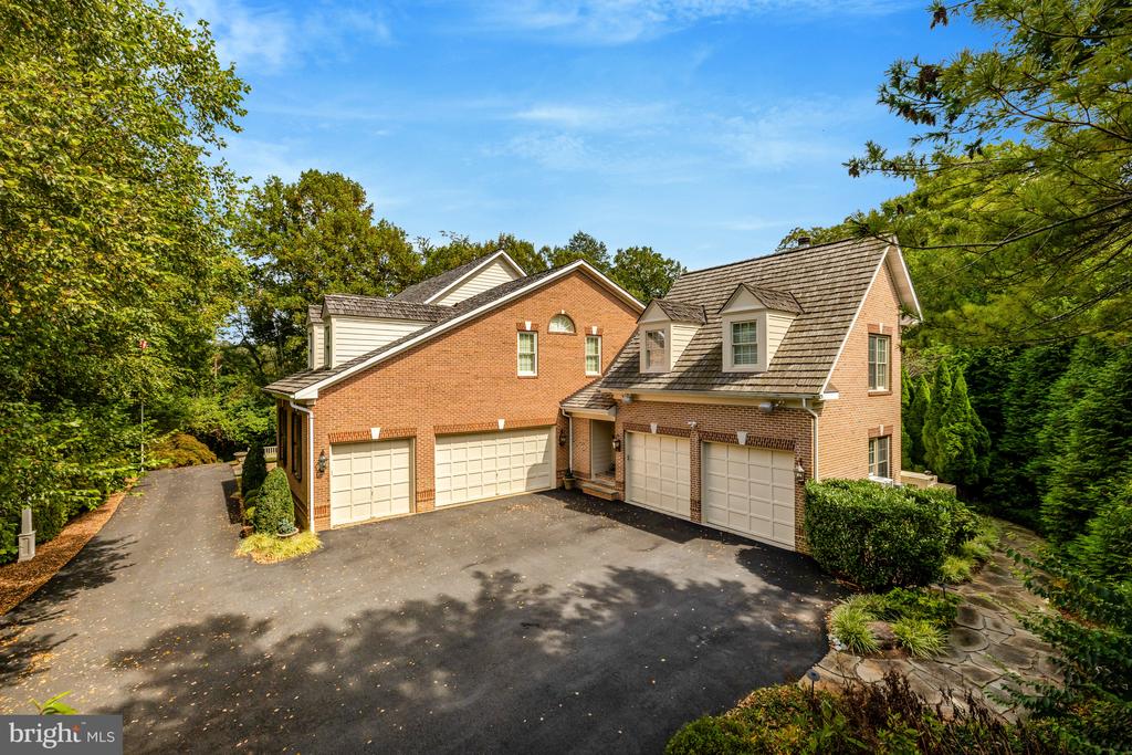 801 OLDE GEORGETOWN COURT