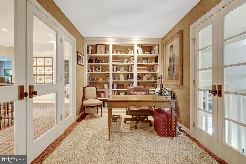 801 OLDE GEORGETOWN COURT