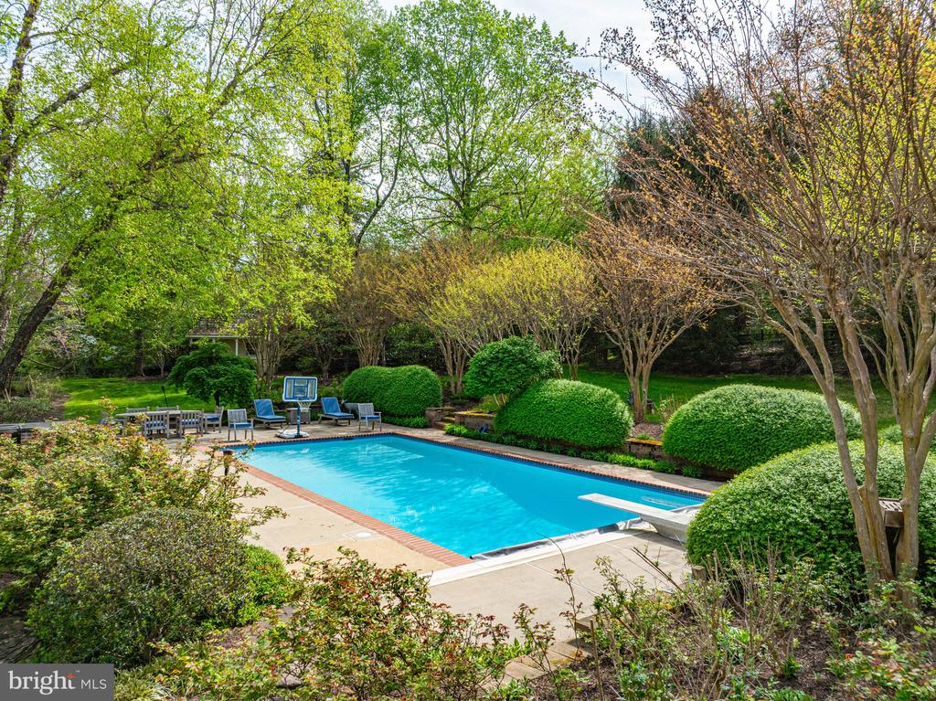 801 OLDE GEORGETOWN COURT