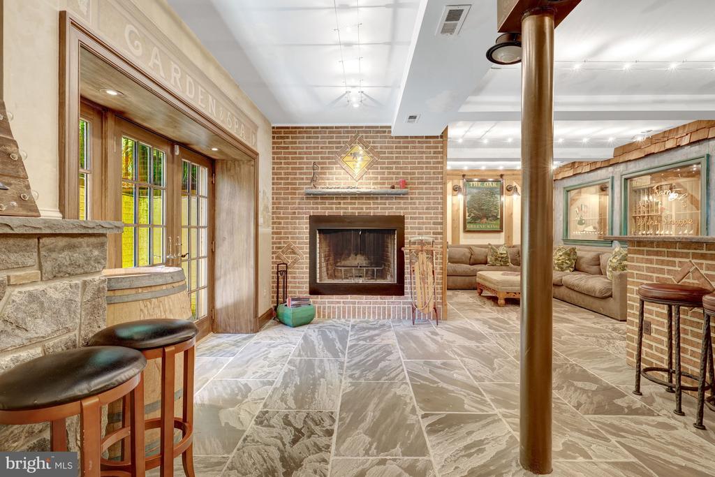 801 OLDE GEORGETOWN COURT