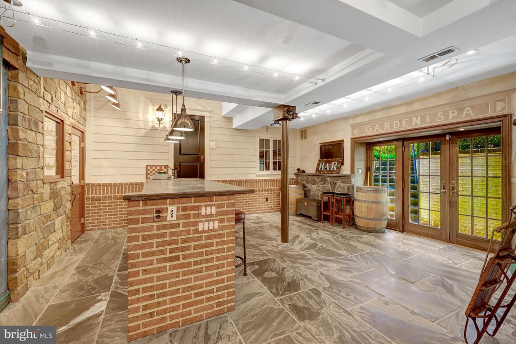 801 OLDE GEORGETOWN COURT